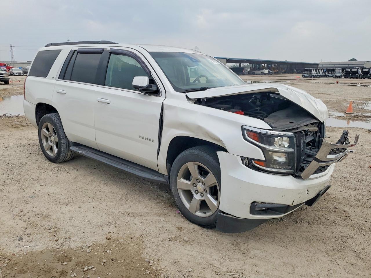 2017 CHEVROLET TAHOE C1500 LT photo 4