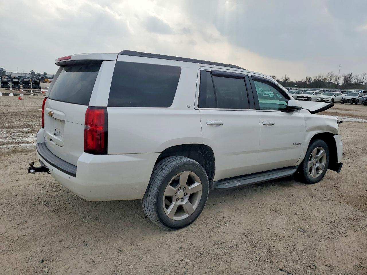 2017 CHEVROLET TAHOE C1500 LT photo 3