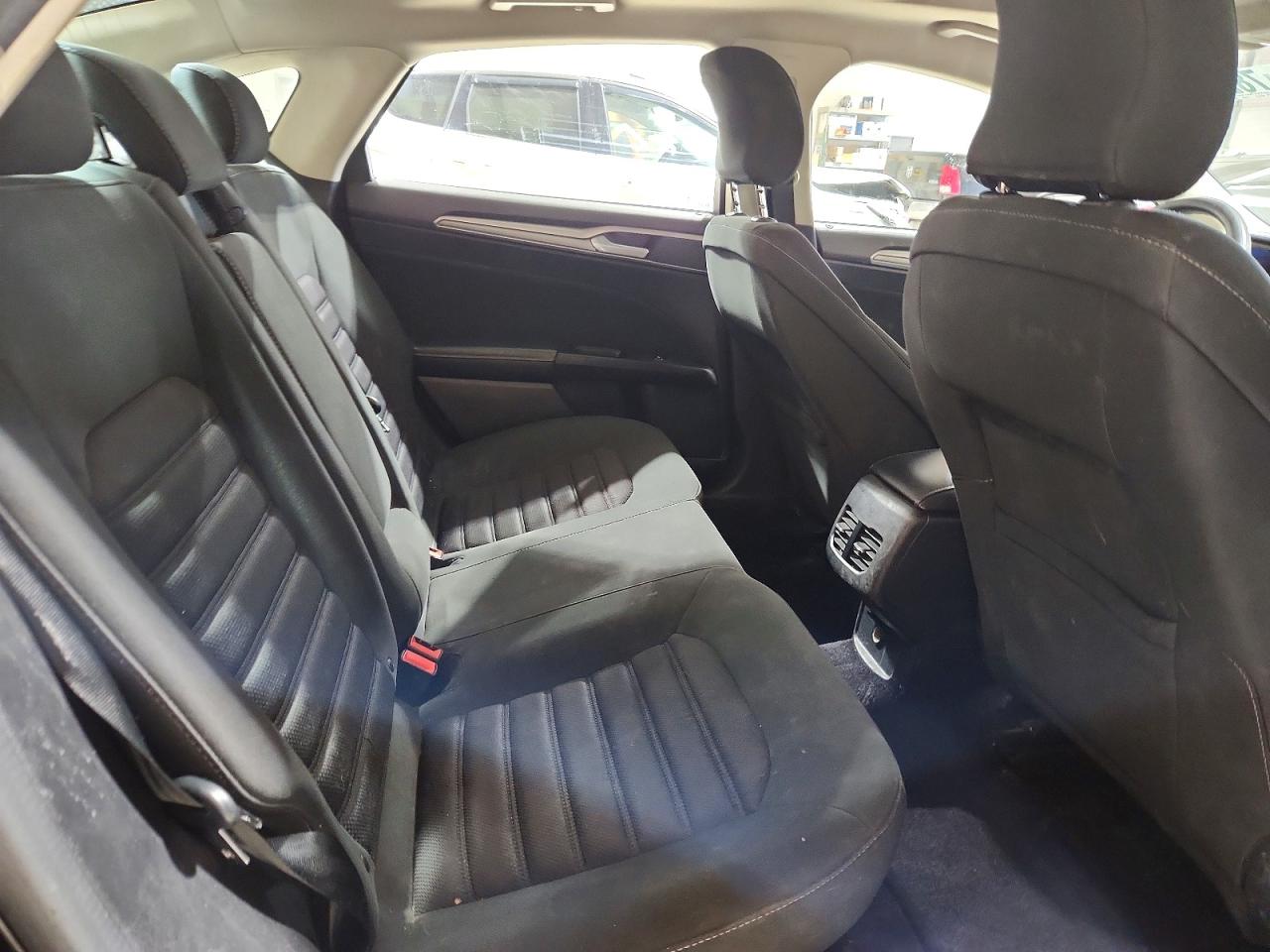 2017 FORD FUSION SE photo 10