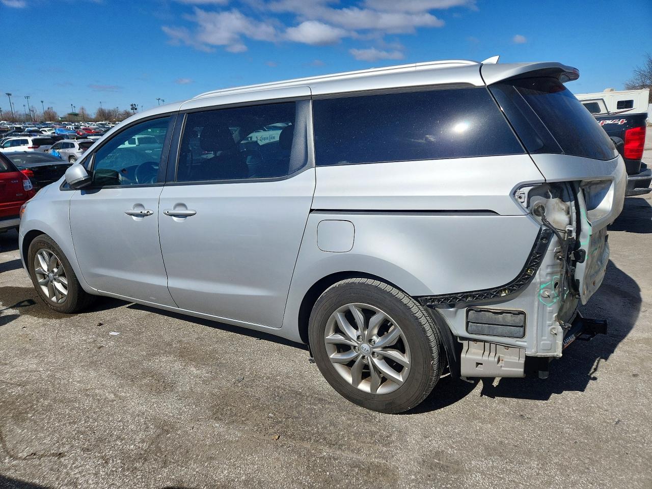 2019 KIA SEDONA LX photo 3