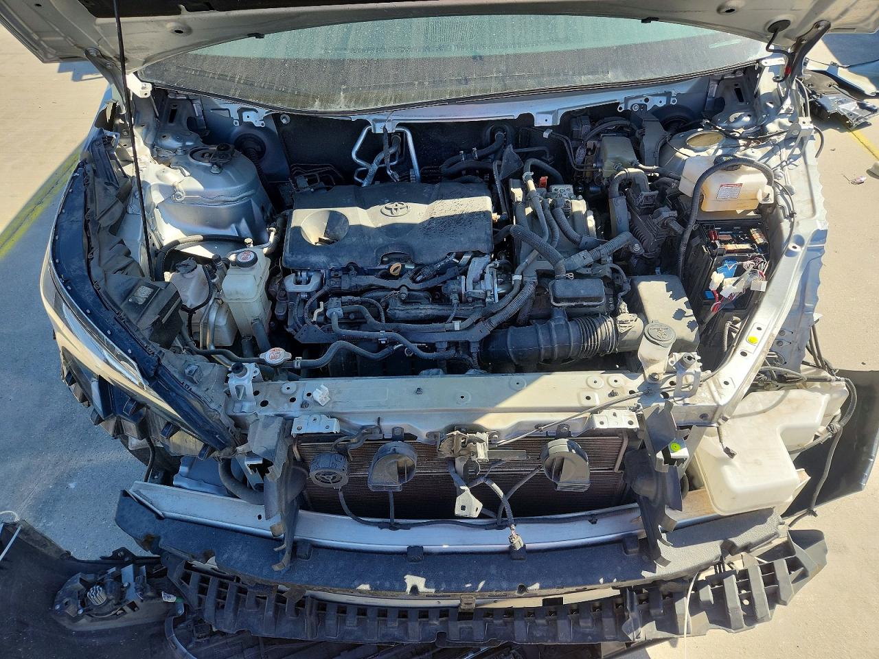 2021 TOYOTA SIENNA XLE photo 21