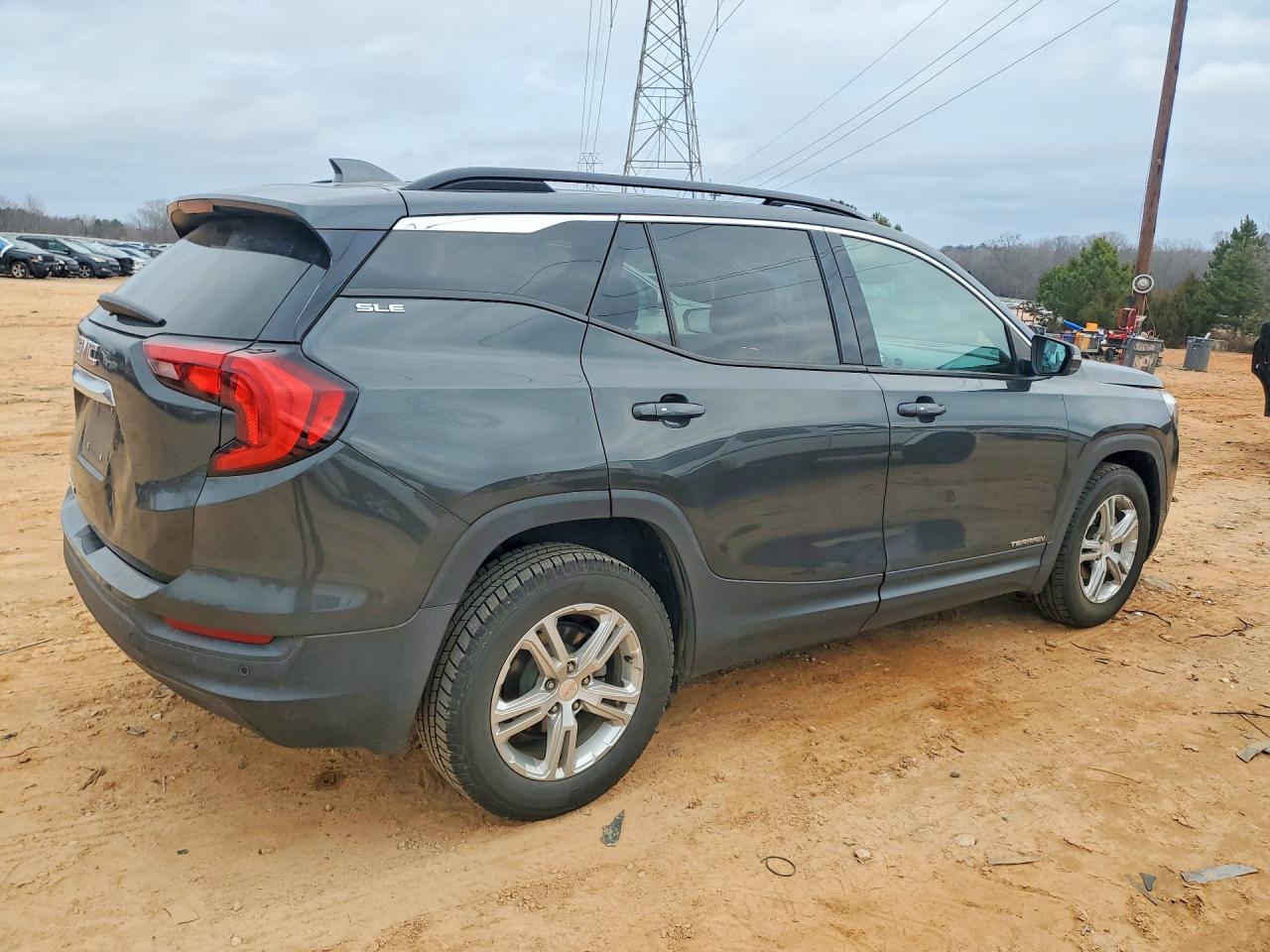2019 GMC TERRAIN SLE photo 3