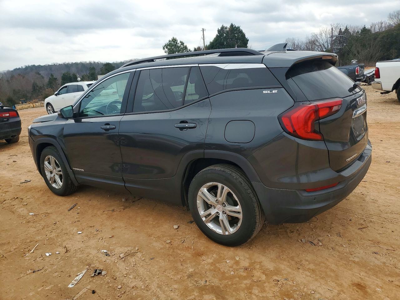 2019 GMC TERRAIN SLE photo 2