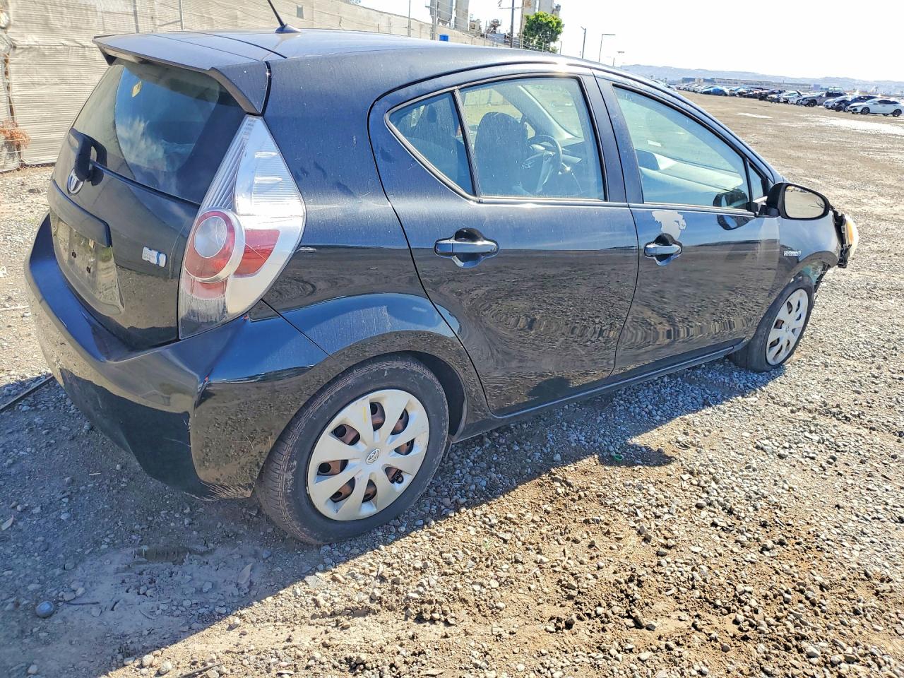 2013 TOYOTA PRIUS C ONE photo 5