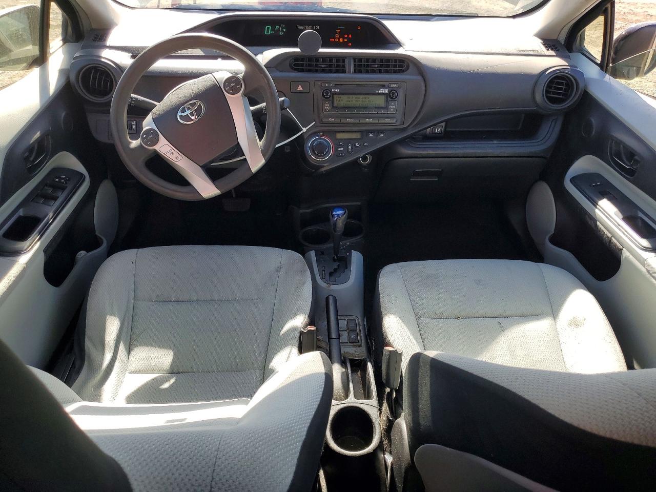 2013 TOYOTA PRIUS C ONE photo 15