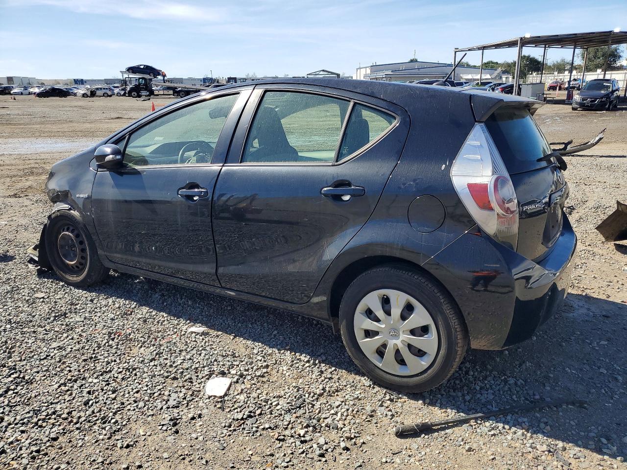 2013 TOYOTA PRIUS C ONE photo 3