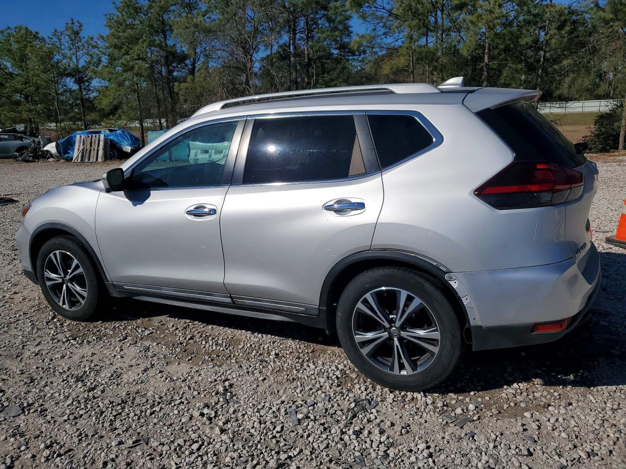 2018 NISSAN ROGUE SL photo 2