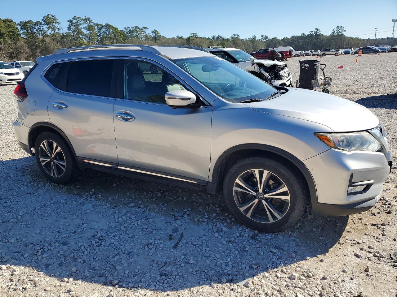 2018 NISSAN ROGUE SL photo 4