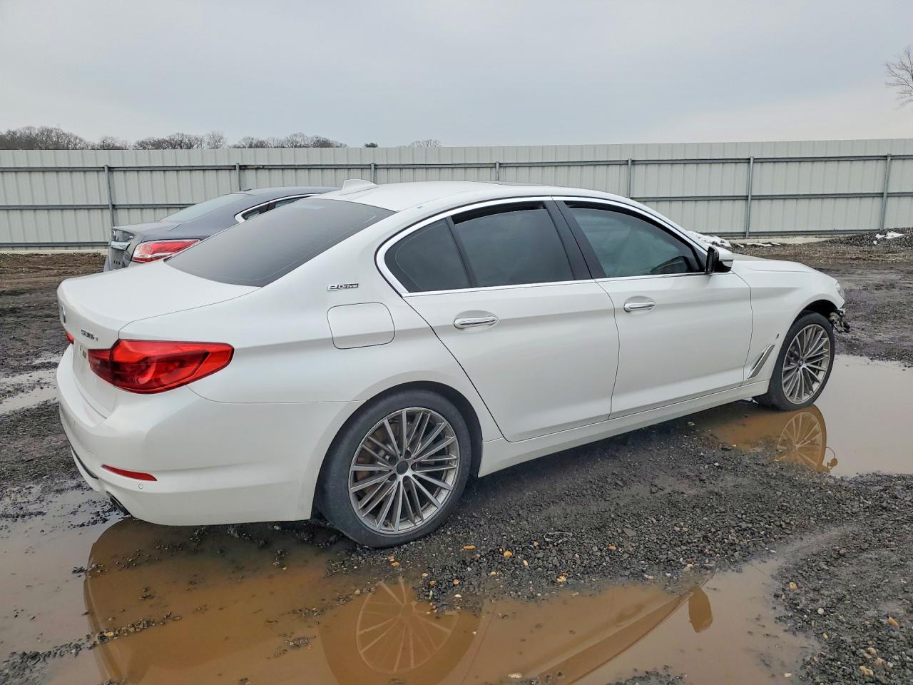 2018 BMW 530E photo 3
