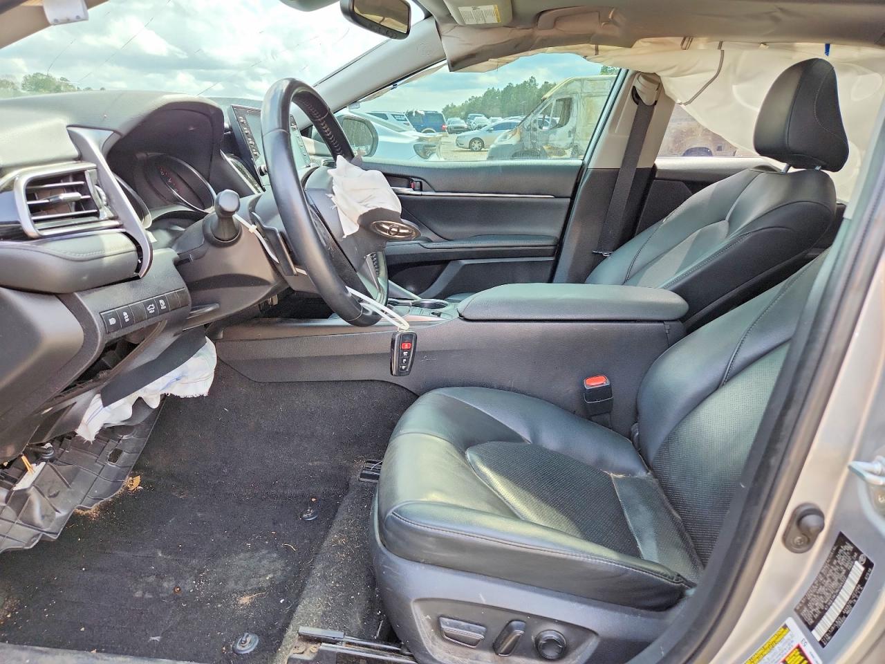 2021 TOYOTA CAMRY XSE photo 13