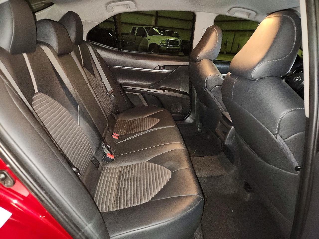 2018 TOYOTA CAMRY SE photo 10