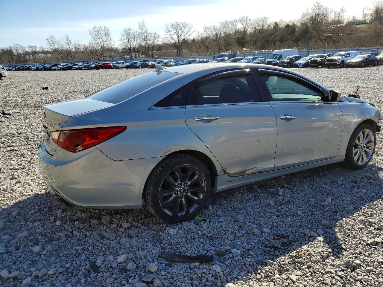 2011 HYUNDAI SONATA SE photo 3