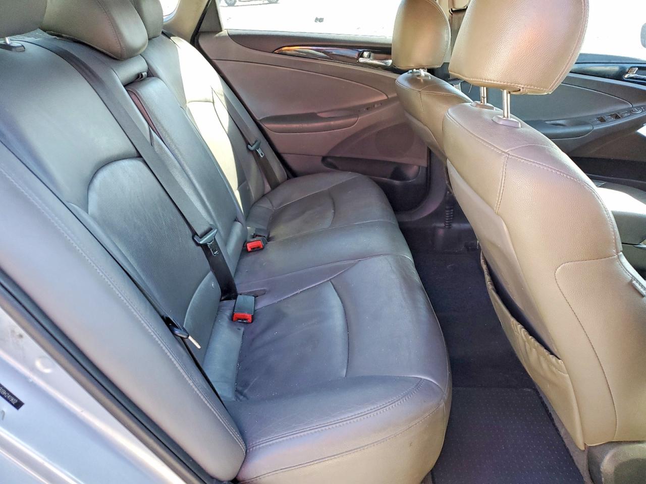 2011 HYUNDAI SONATA SE photo 10