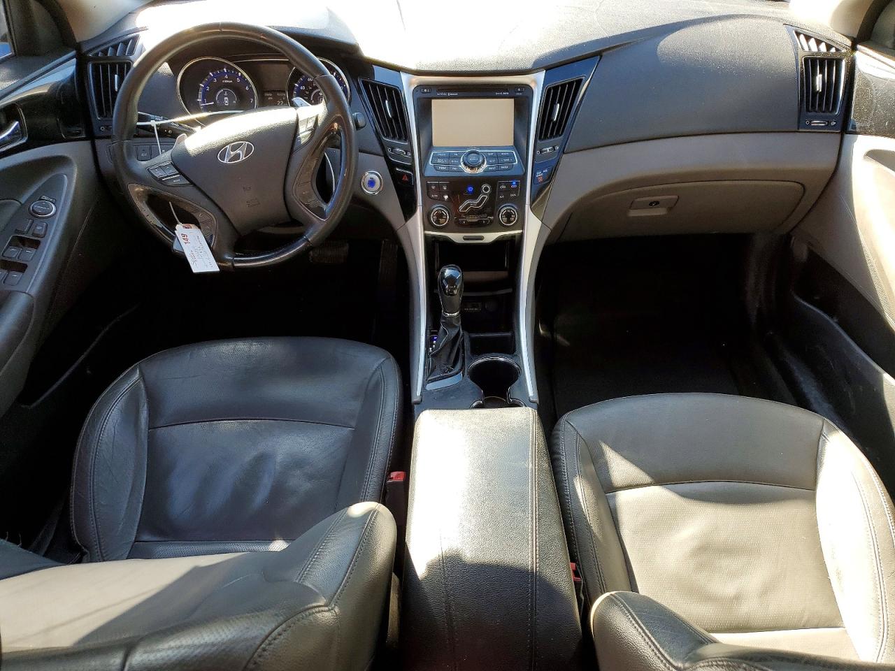 2011 HYUNDAI SONATA SE photo 8