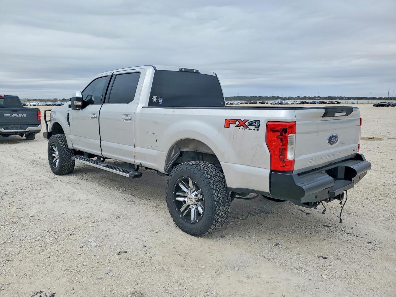 2017 FORD F250 SUPER DUTY photo 2