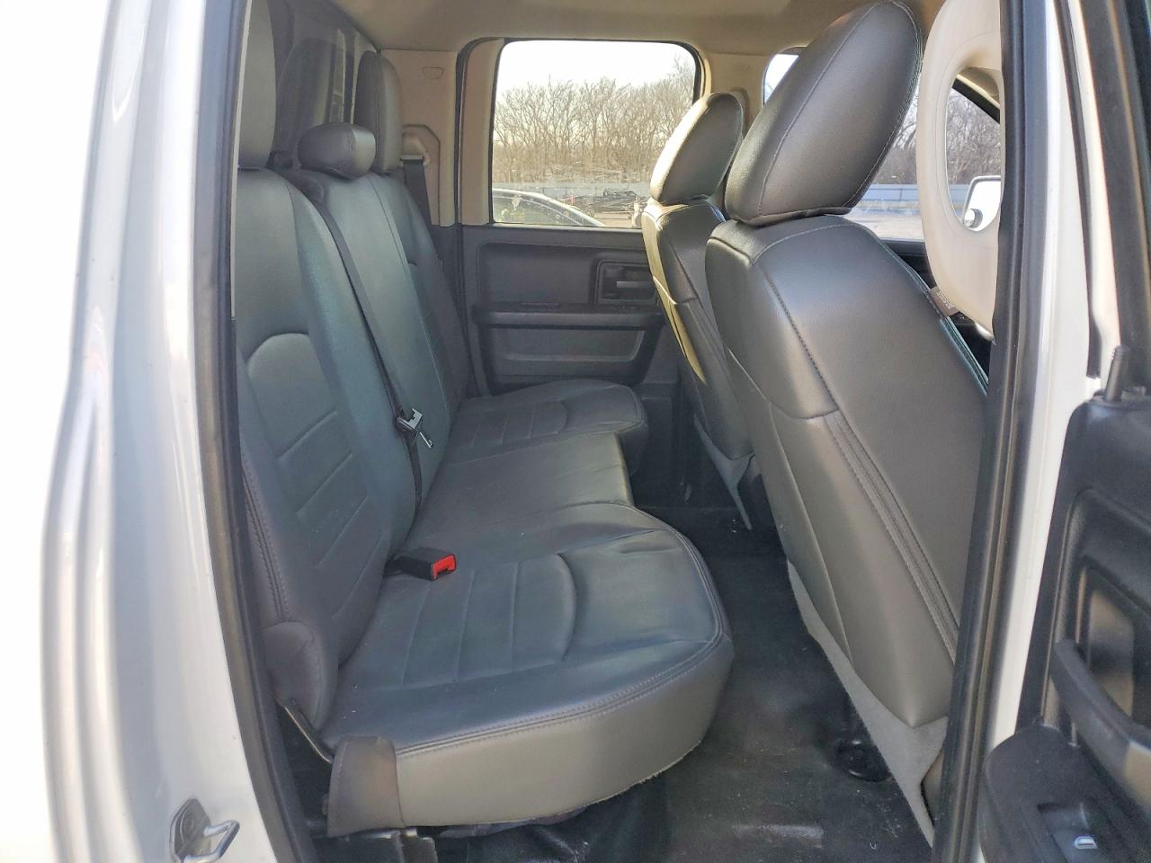 2014 RAM 1500 ST photo 19
