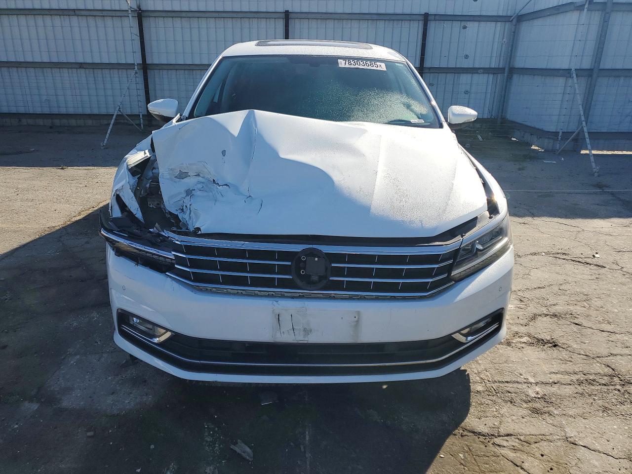 2017 VOLKSWAGEN PASSAT SE photo 5