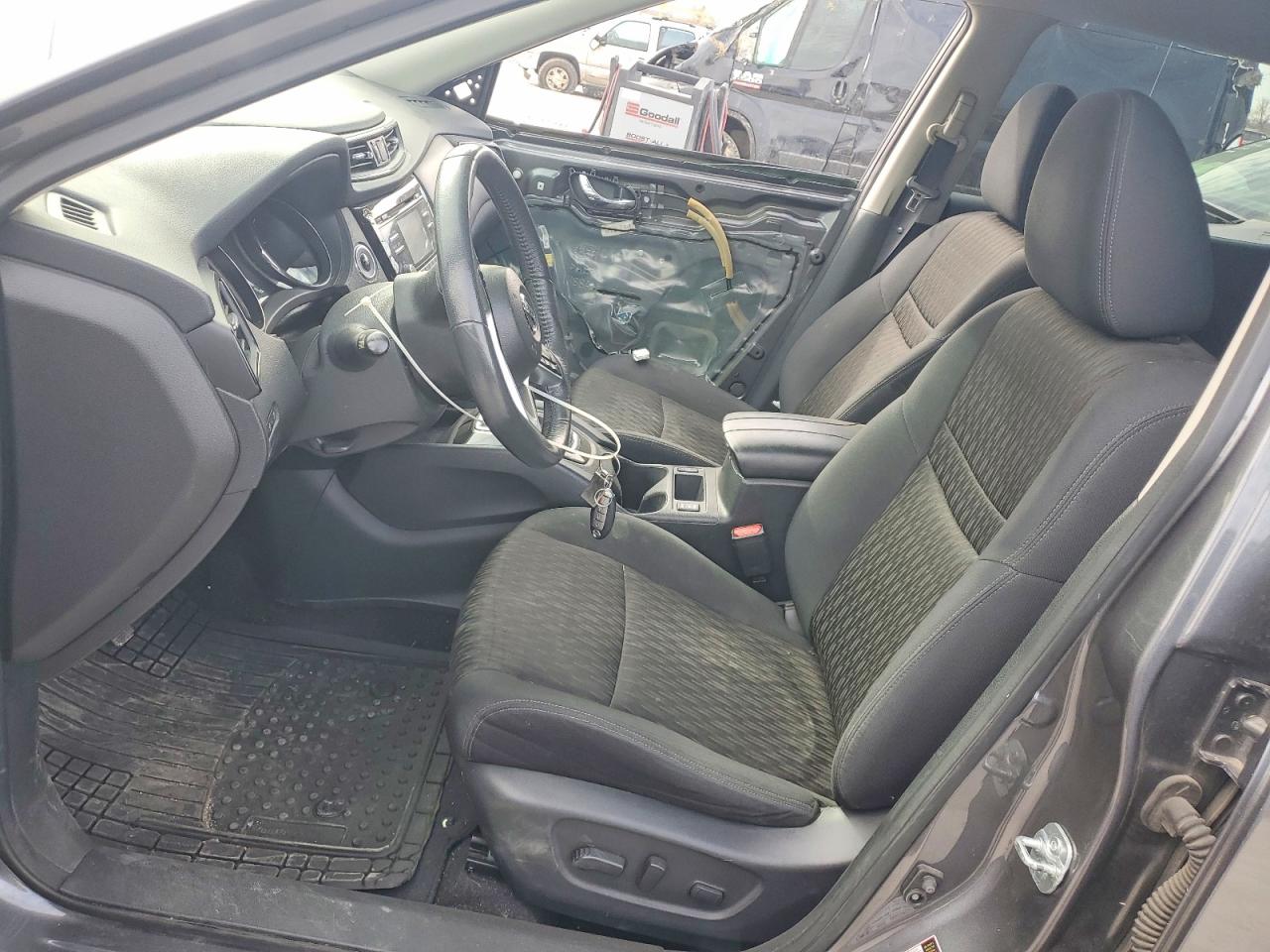2017 NISSAN ROGUE SV photo 19