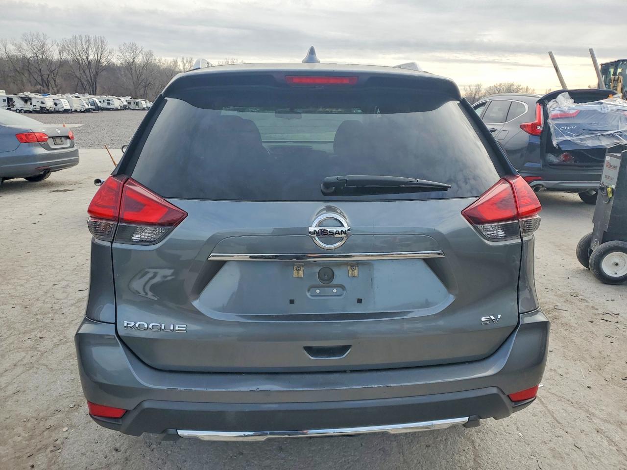 2017 NISSAN ROGUE SV photo 16
