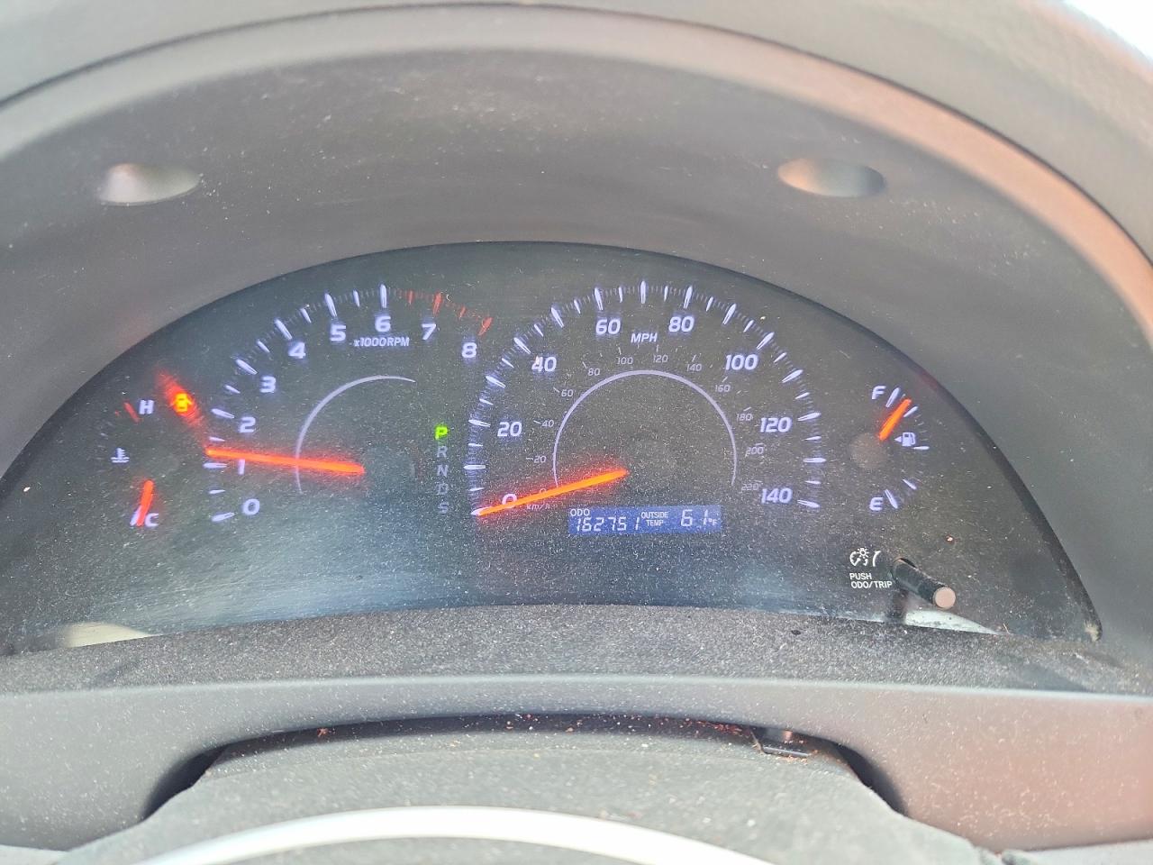 2011 TOYOTA CAMRY LE photo 25