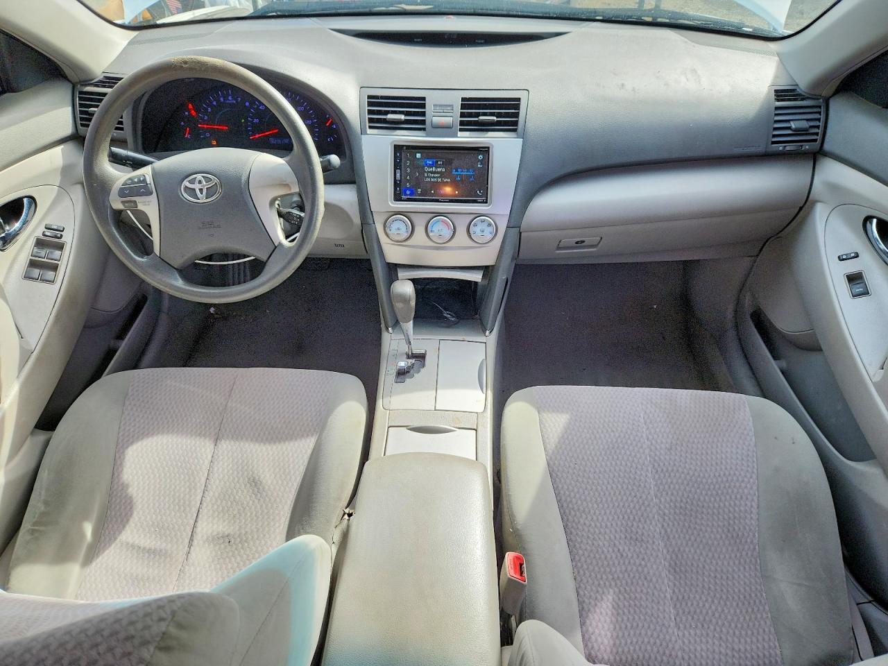 2011 TOYOTA CAMRY LE photo 22