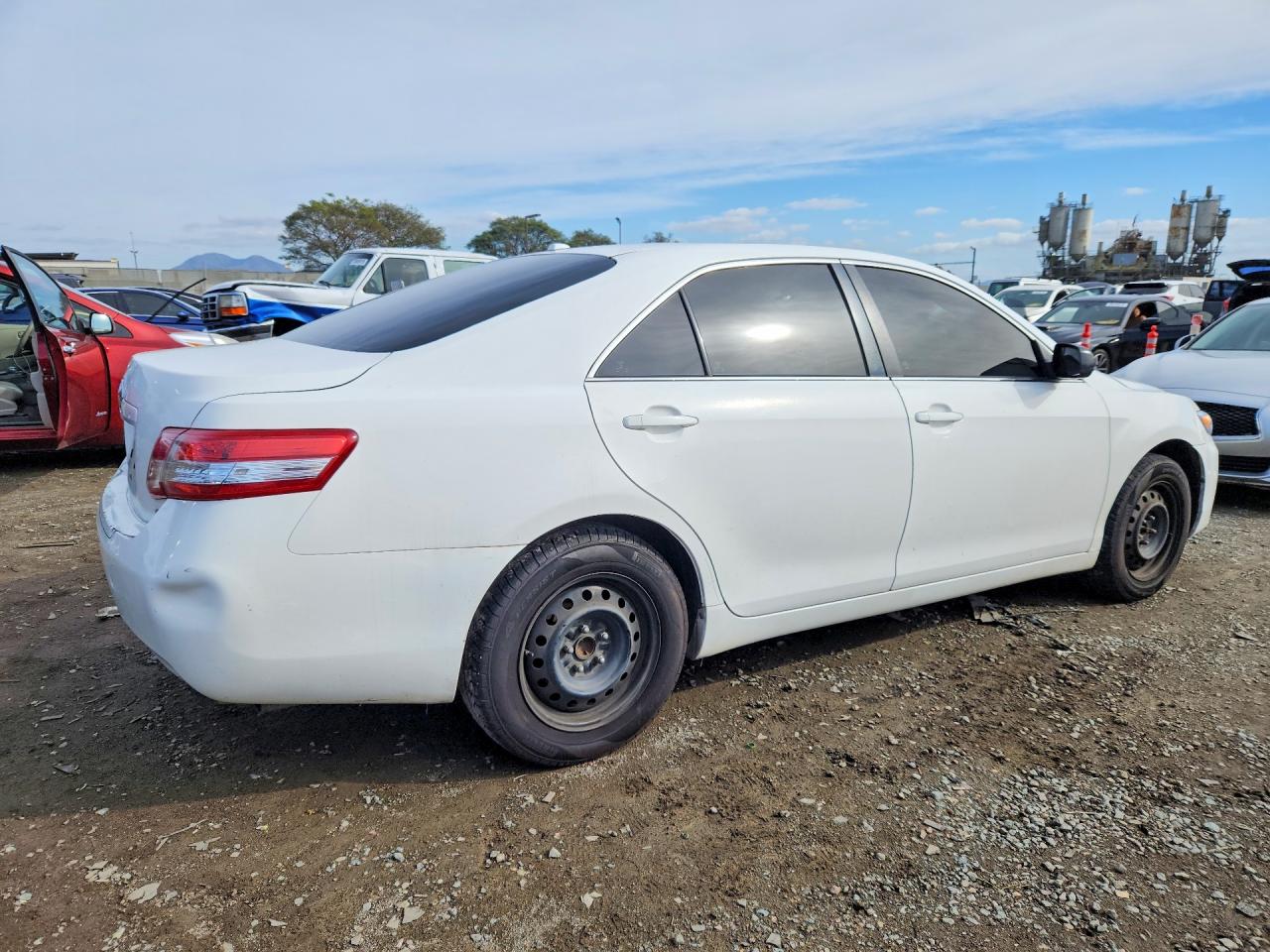 2011 TOYOTA CAMRY LE photo 7