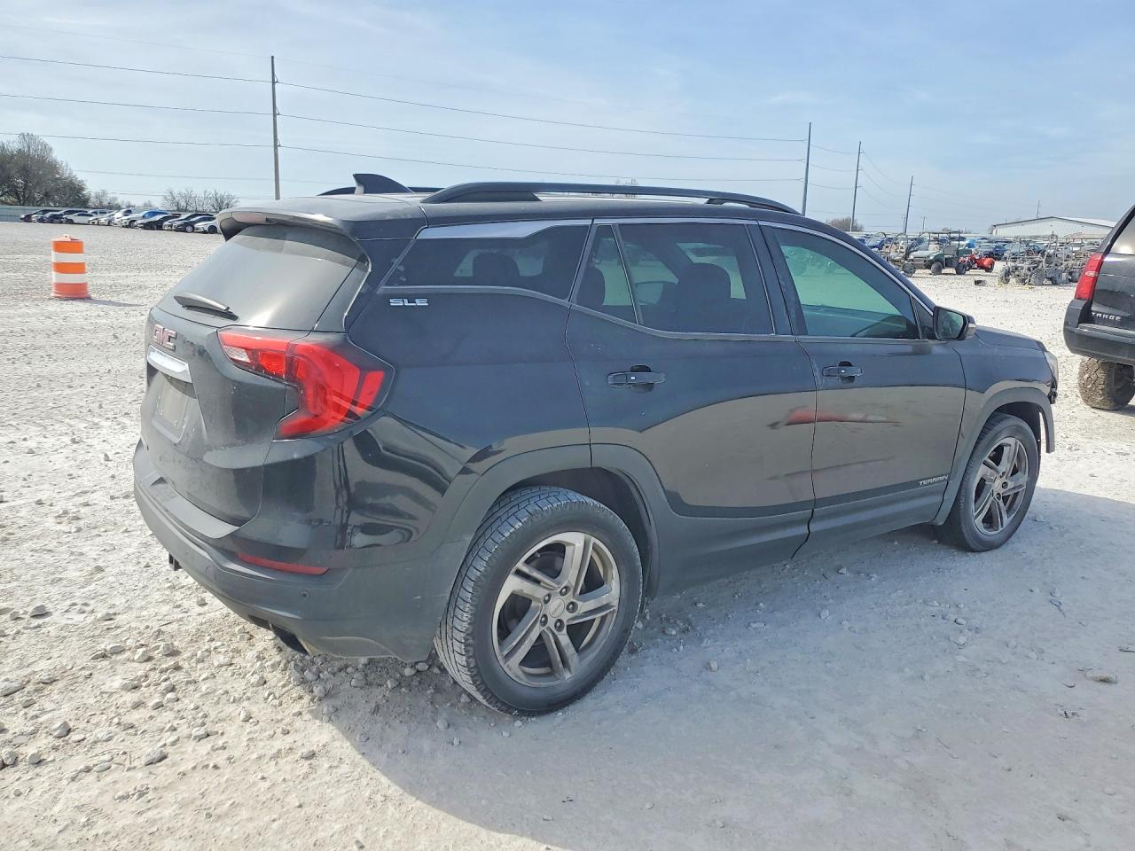 2018 GMC TERRAIN SLE photo 3