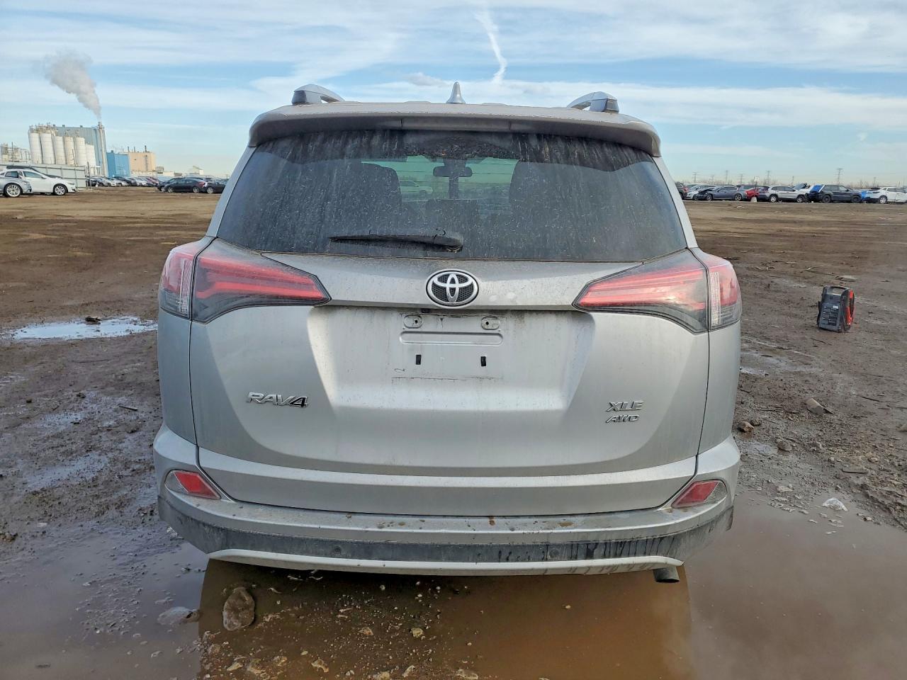 2016 TOYOTA RAV4 XLE photo 11