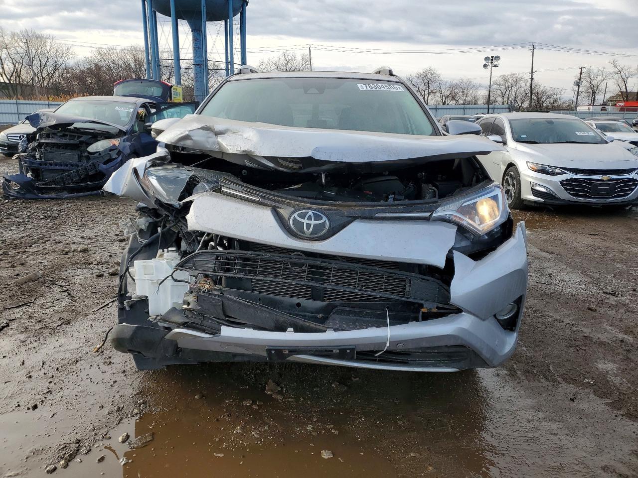 2016 TOYOTA RAV4 XLE photo 9