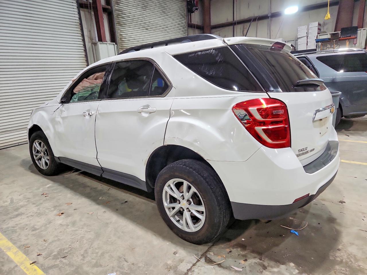 2017 CHEVROLET EQUINOX LT photo 3