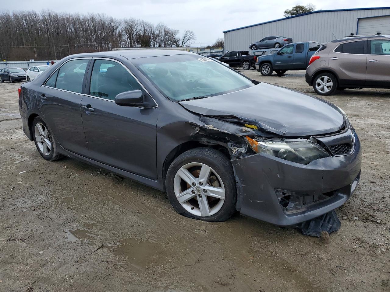 2013 TOYOTA CAMRY L photo 10