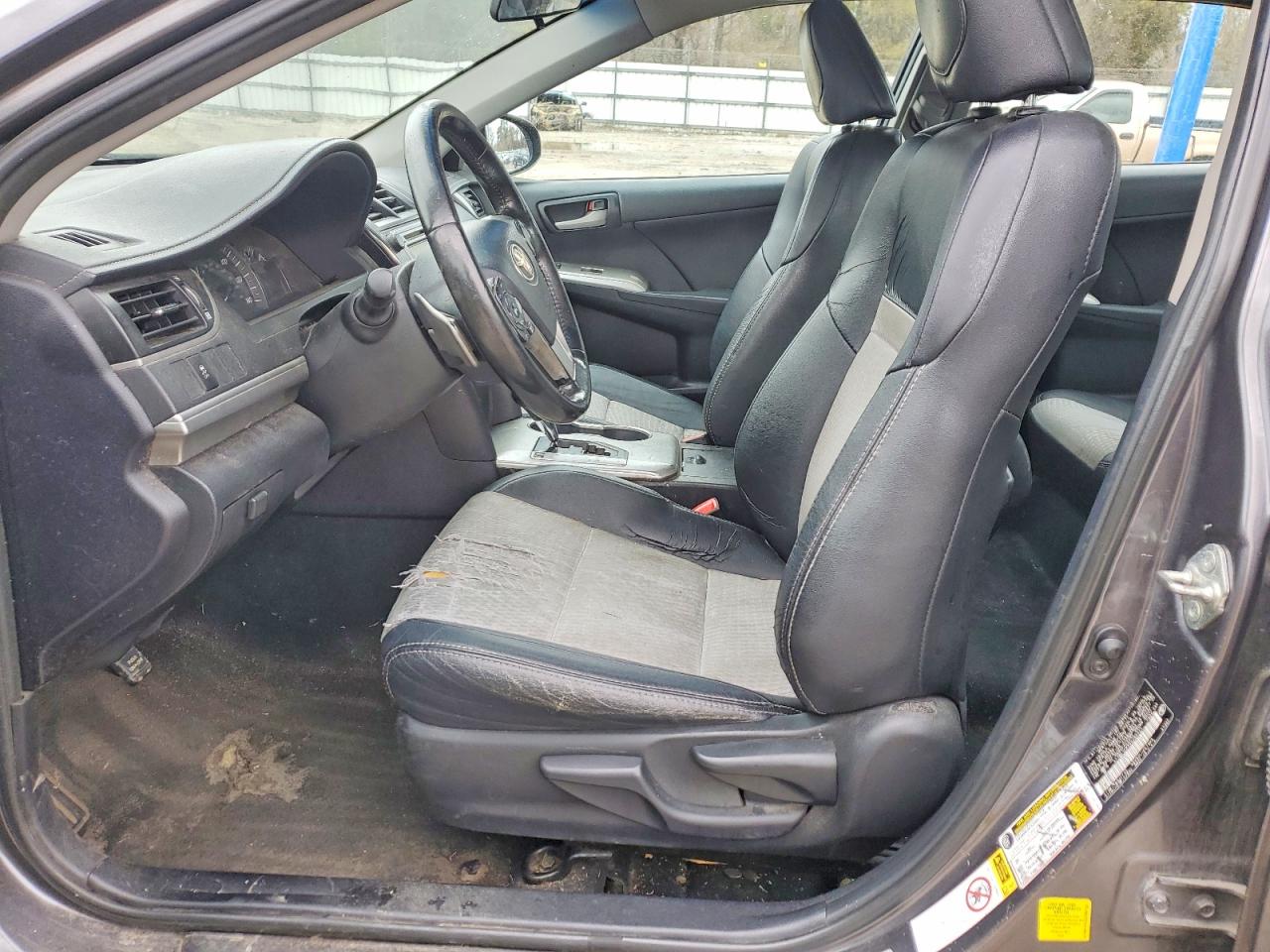 2013 TOYOTA CAMRY L photo 19