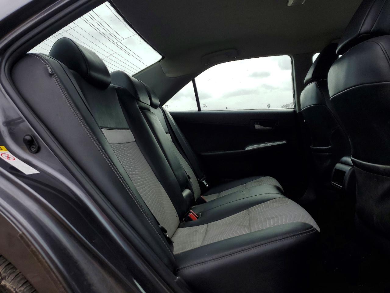 2013 TOYOTA CAMRY L photo 28