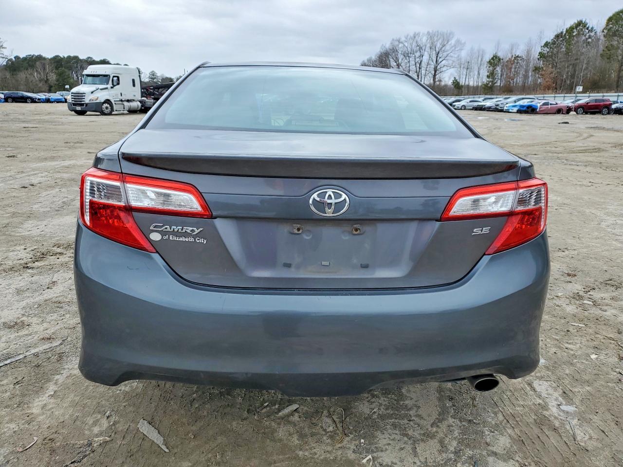 2013 TOYOTA CAMRY L photo 16