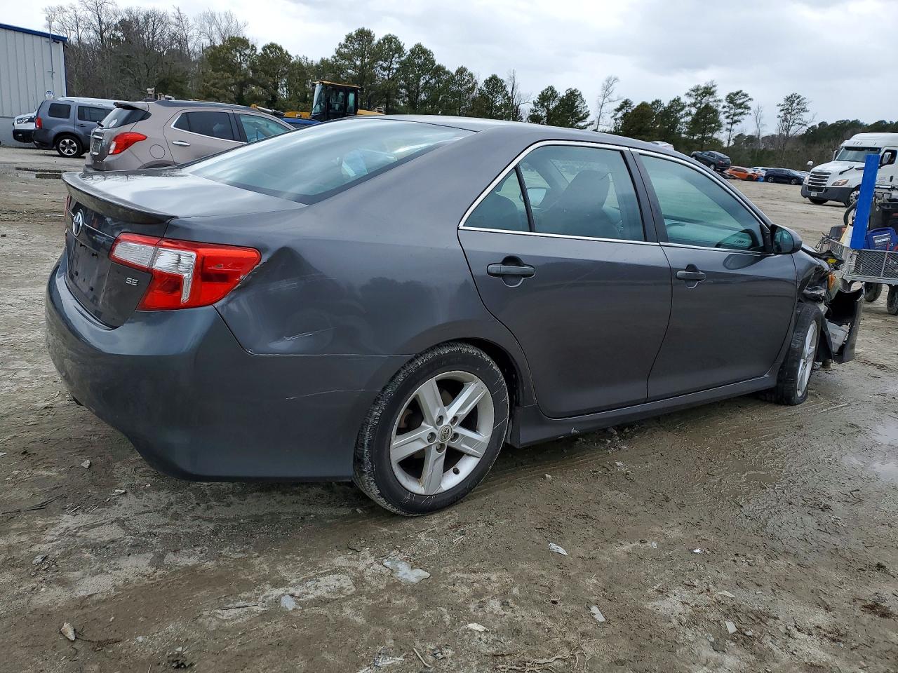 2013 TOYOTA CAMRY L photo 7