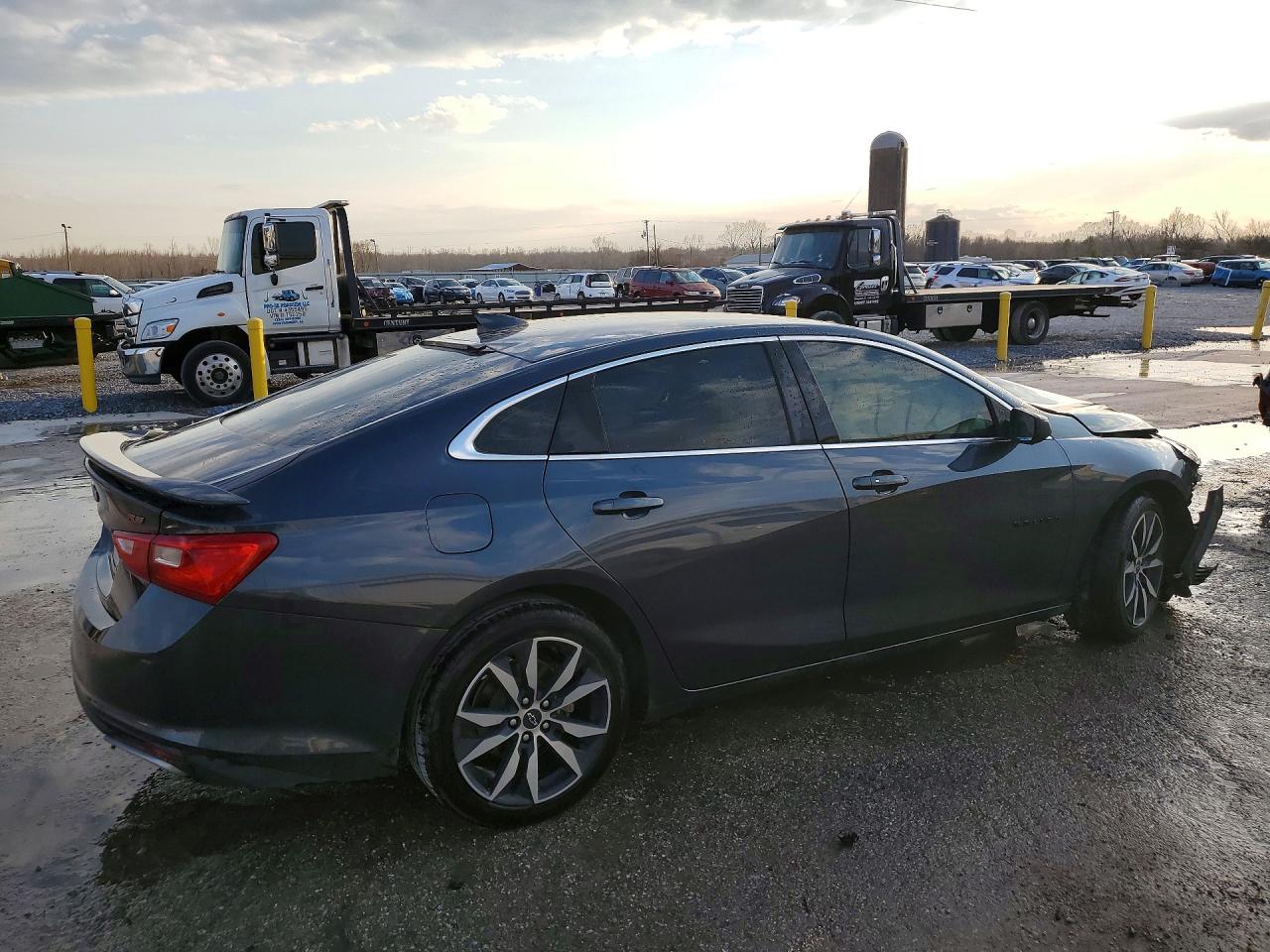 2021 CHEVROLET MALIBU RS photo 3