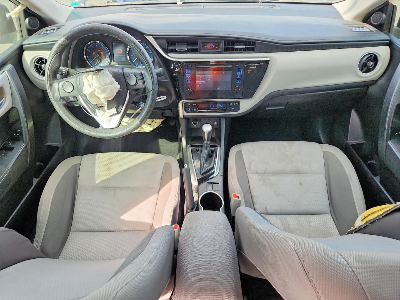 2017 TOYOTA COROLLA LE photo 15