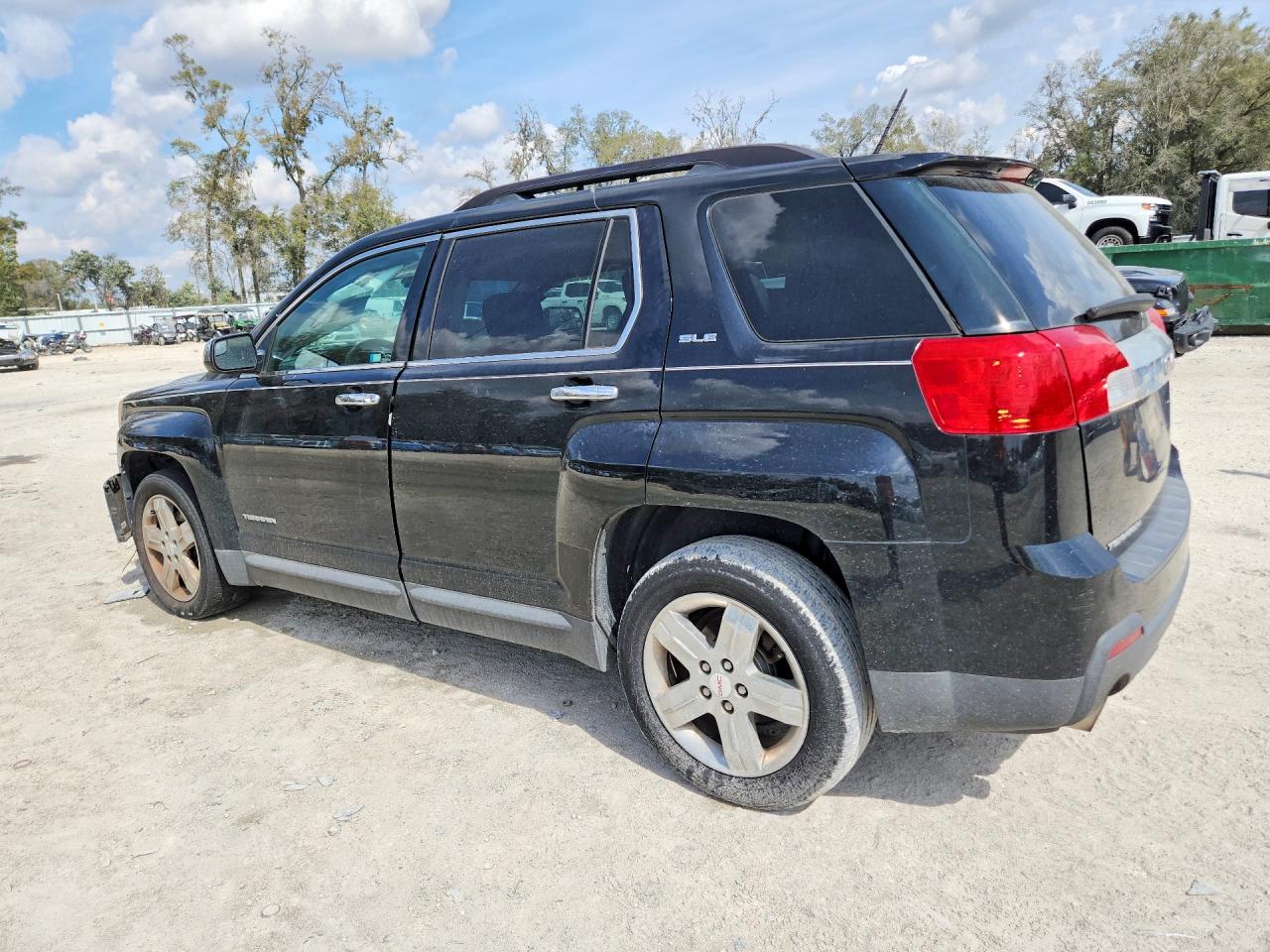 2013 GMC TERRAIN SLE photo 3