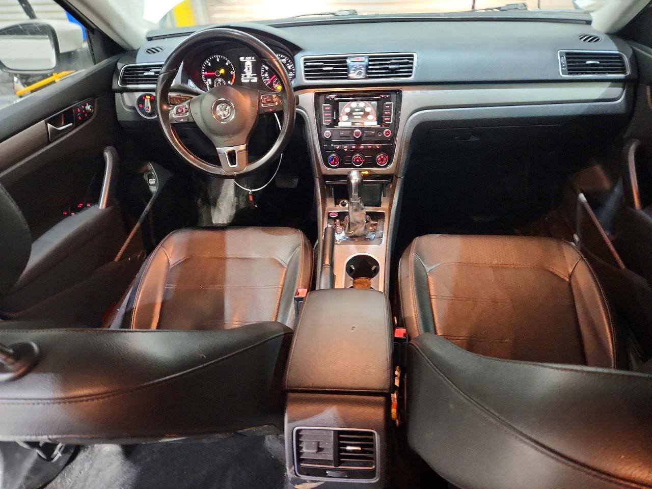 2014 VOLKSWAGEN PASSAT SE photo 15