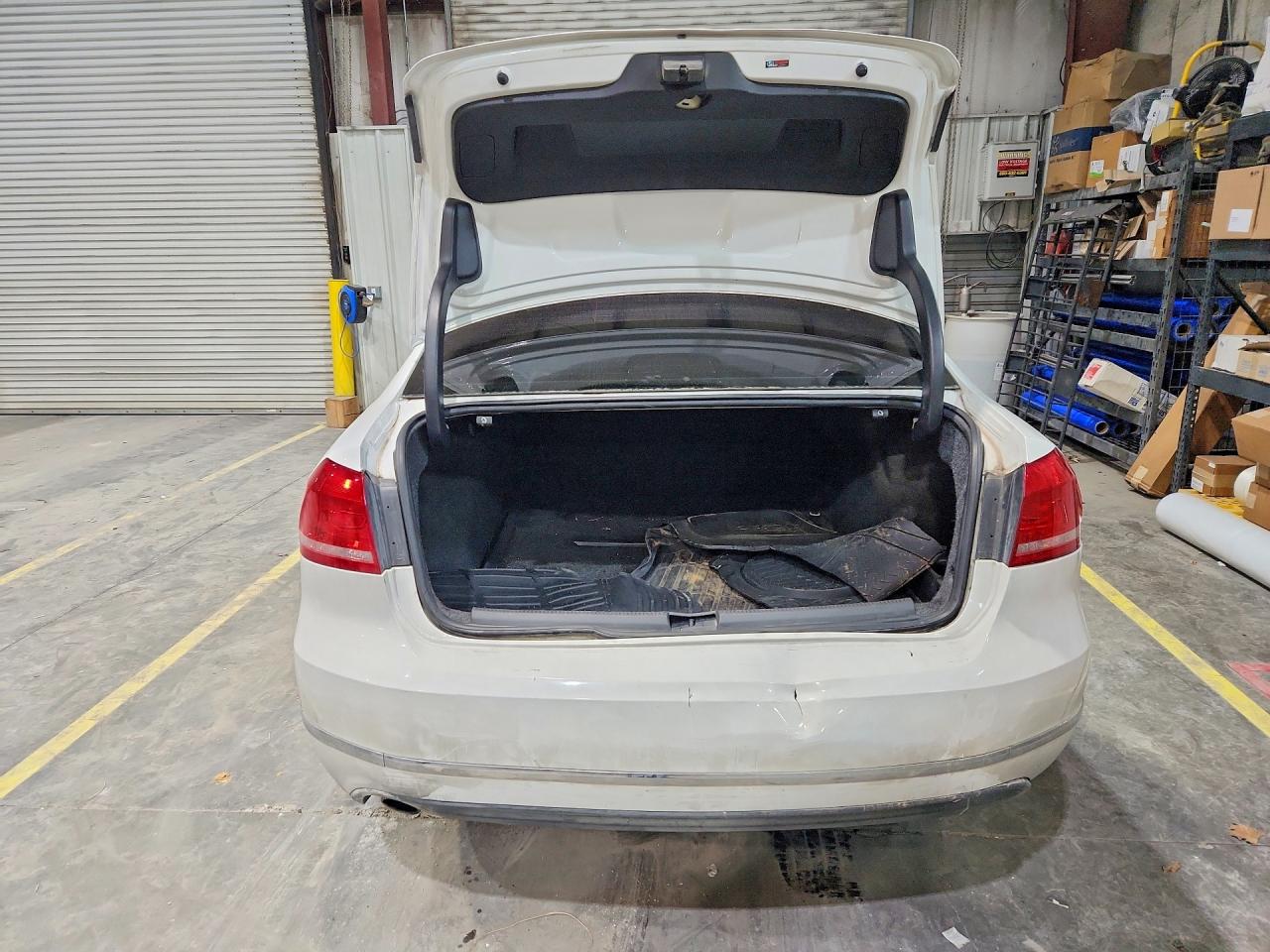 2014 VOLKSWAGEN PASSAT SE photo 11