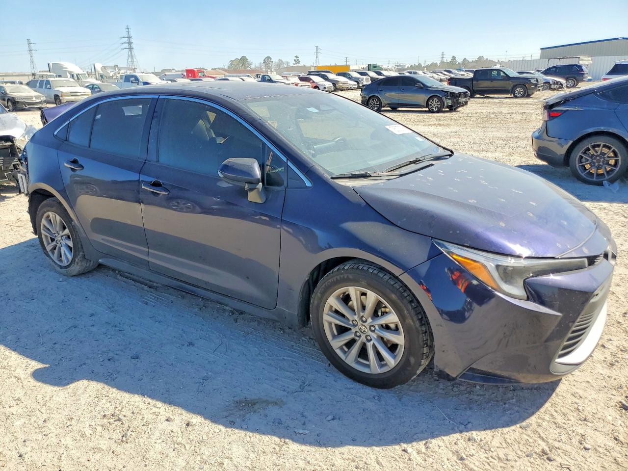 2023 TOYOTA COROLLA LE photo 4