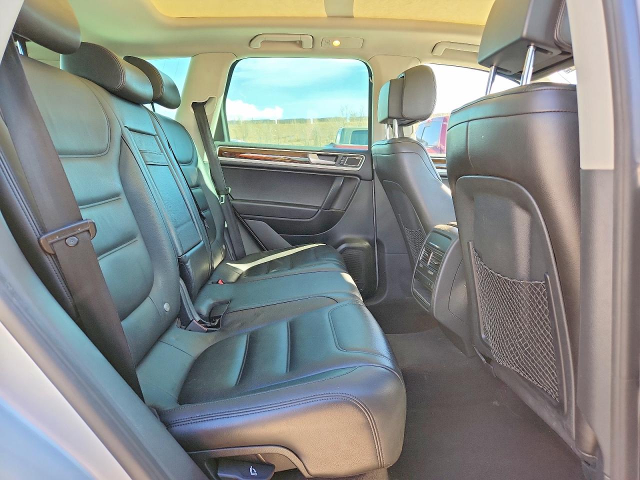 2014 VOLKSWAGEN TOUAREG V6 TDI photo 11