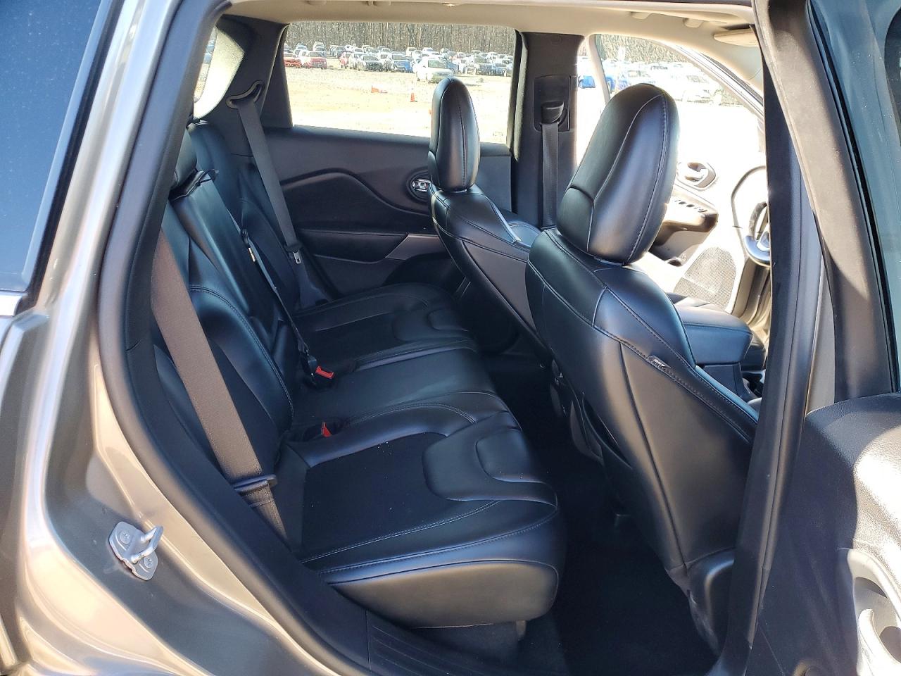 2021 JEEP CHEROKEE LATITUDE PLUS photo 21
