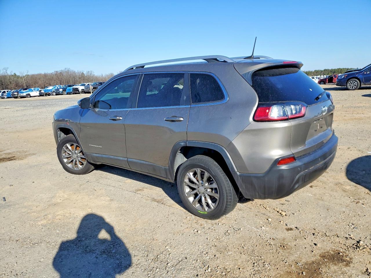 2021 JEEP CHEROKEE LATITUDE PLUS photo 3