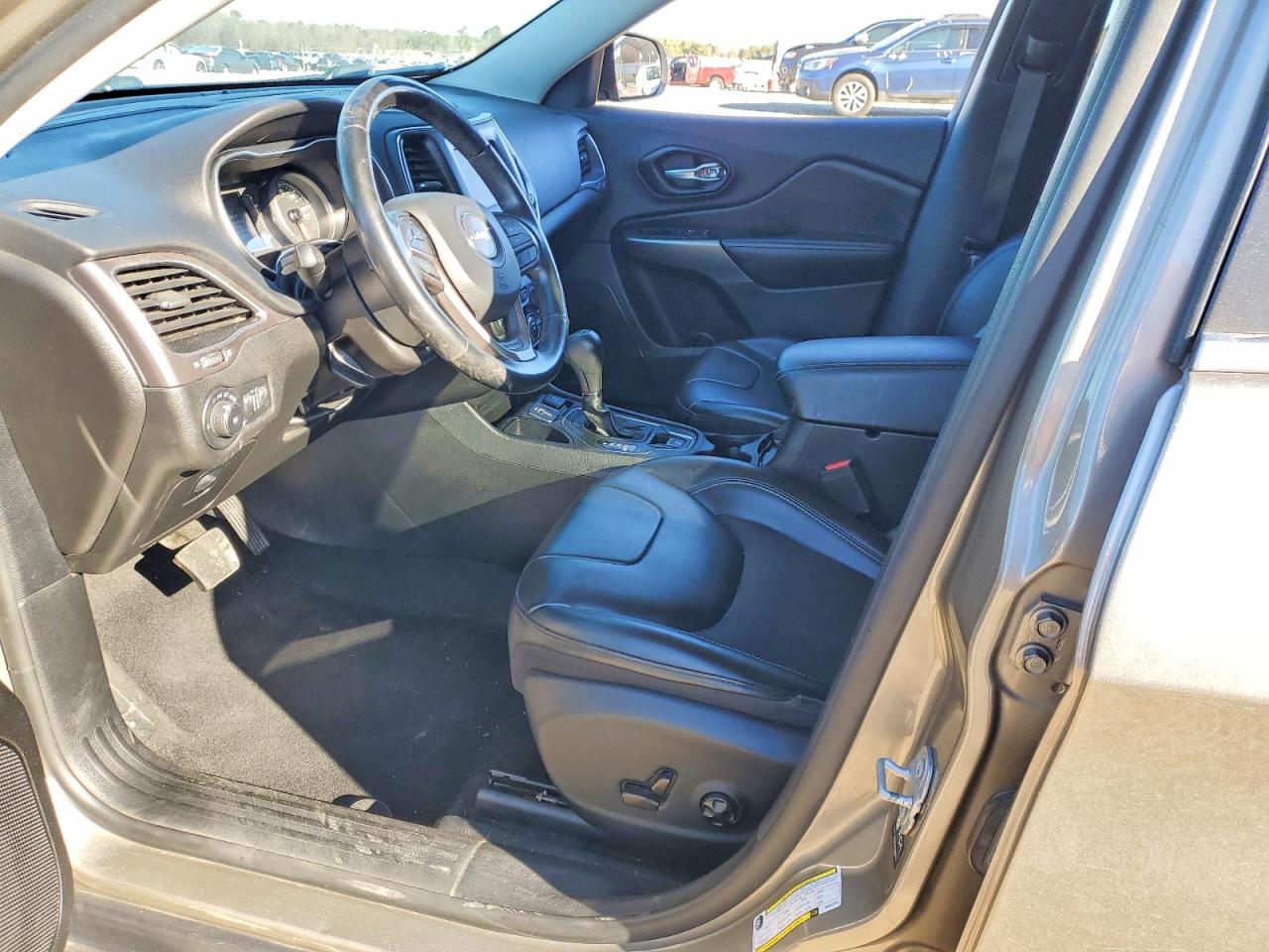 2021 JEEP CHEROKEE LATITUDE PLUS photo 13