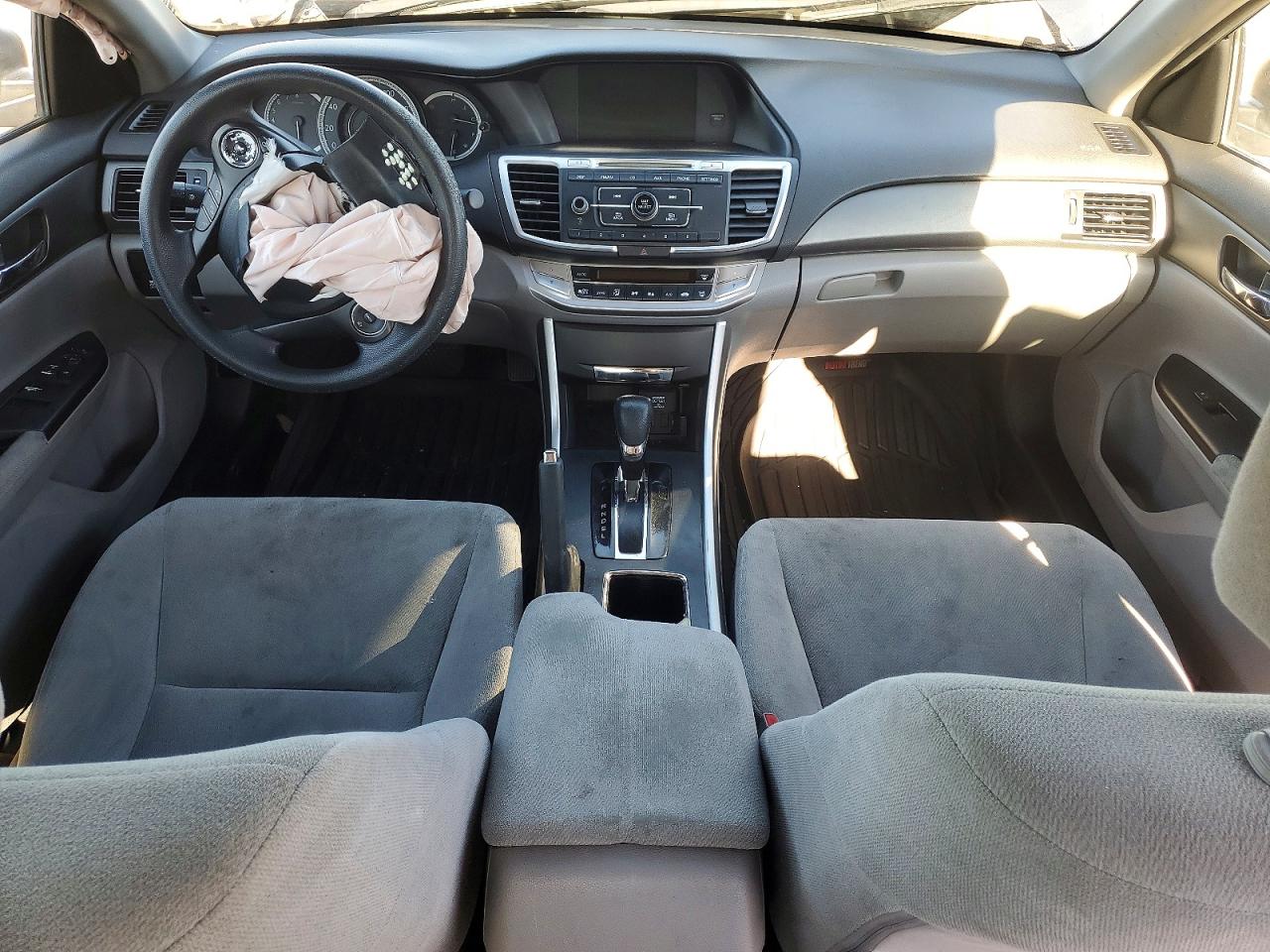 2013 HONDA ACCORD LX photo 22