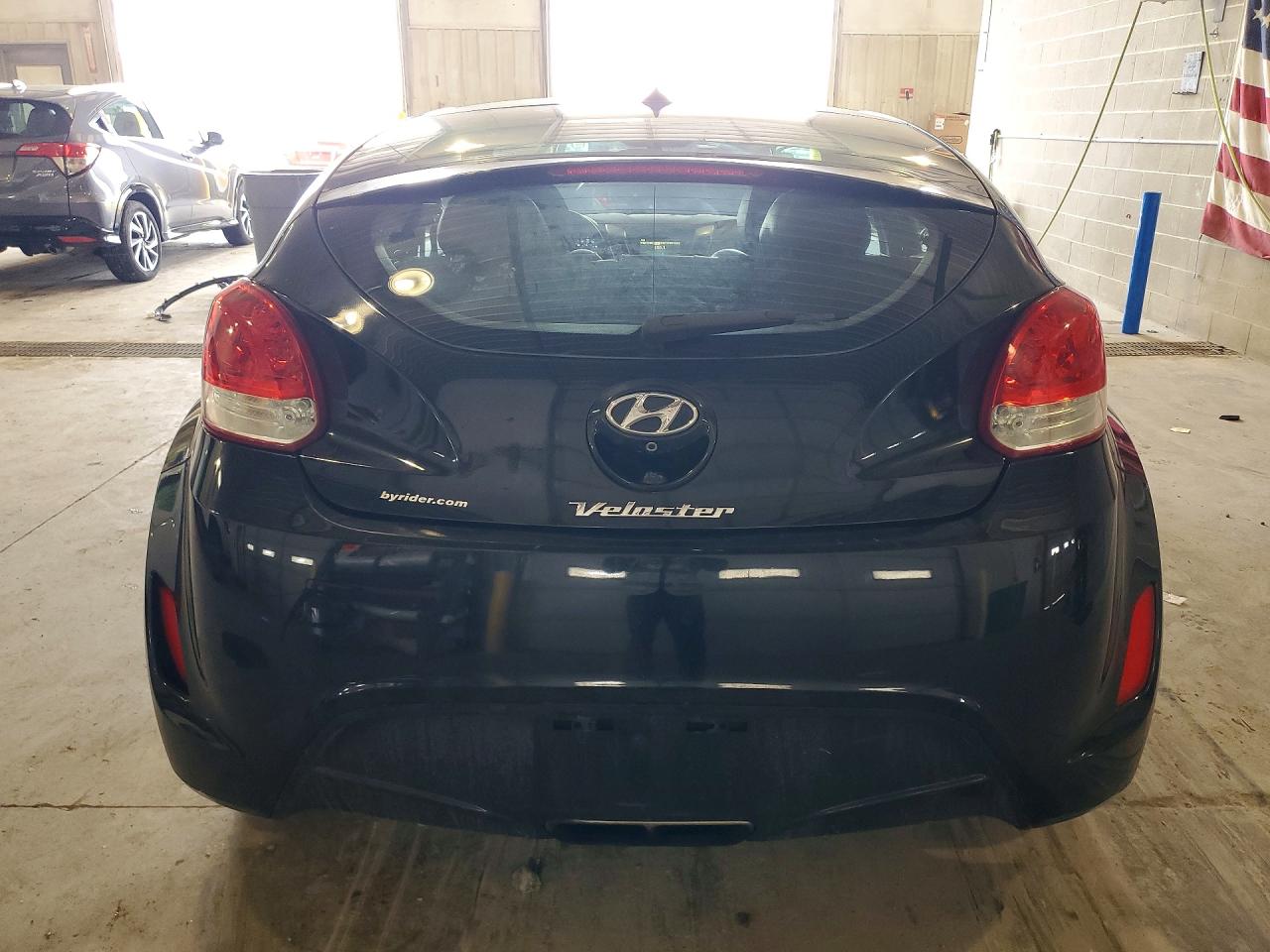 2016 HYUNDAI VELOSTER photo 11