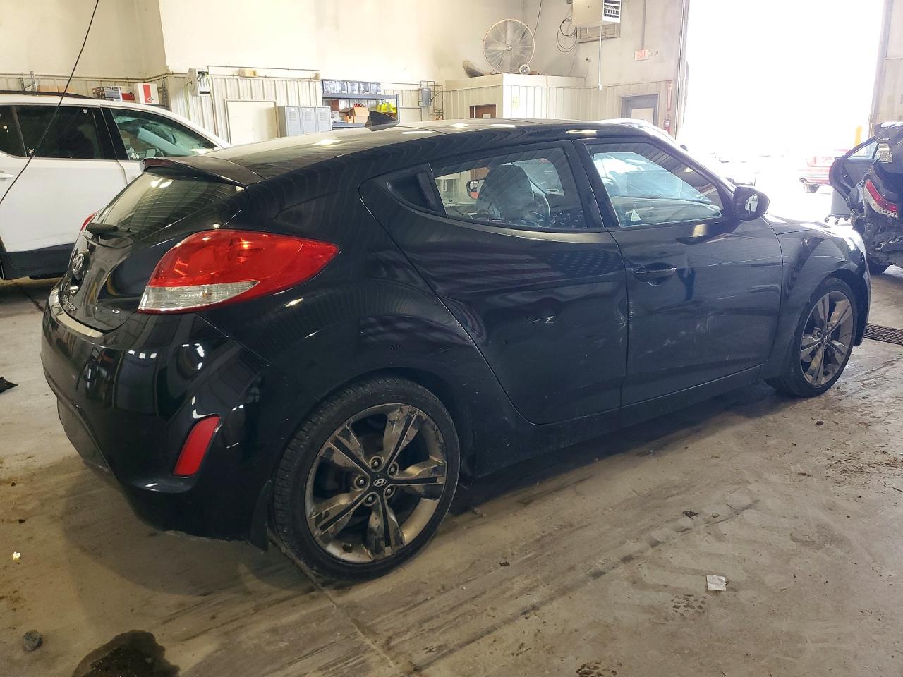 2016 HYUNDAI VELOSTER photo 5