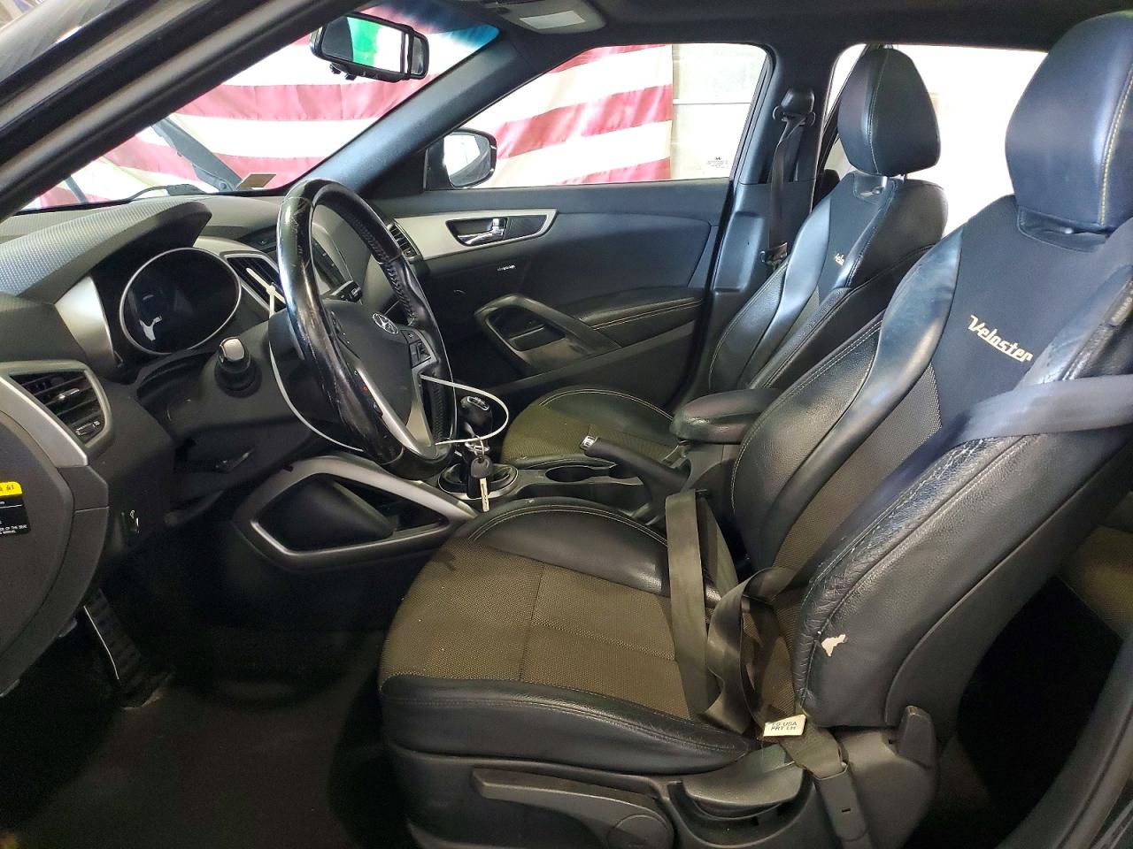 2016 HYUNDAI VELOSTER photo 13