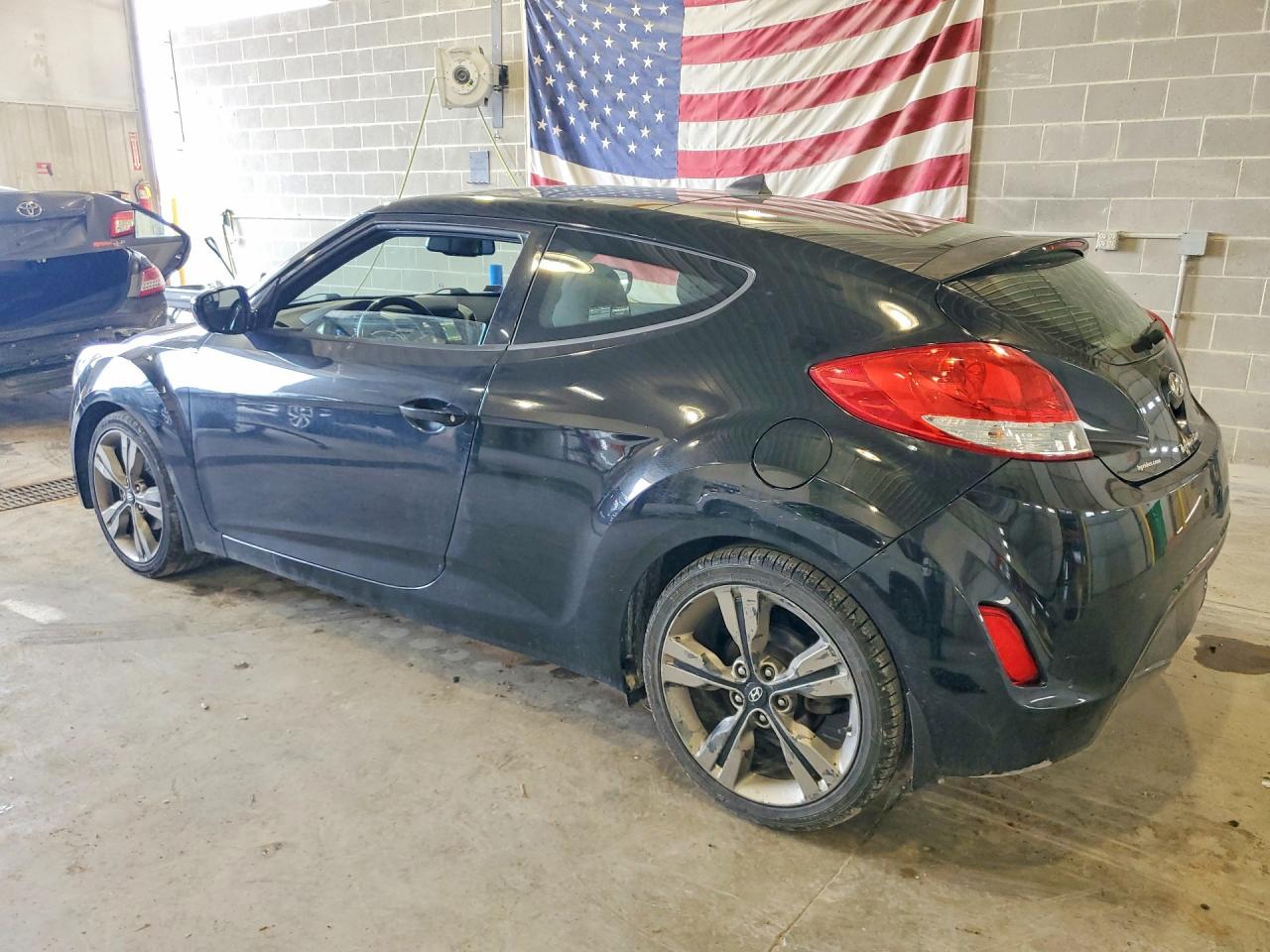2016 HYUNDAI VELOSTER photo 3